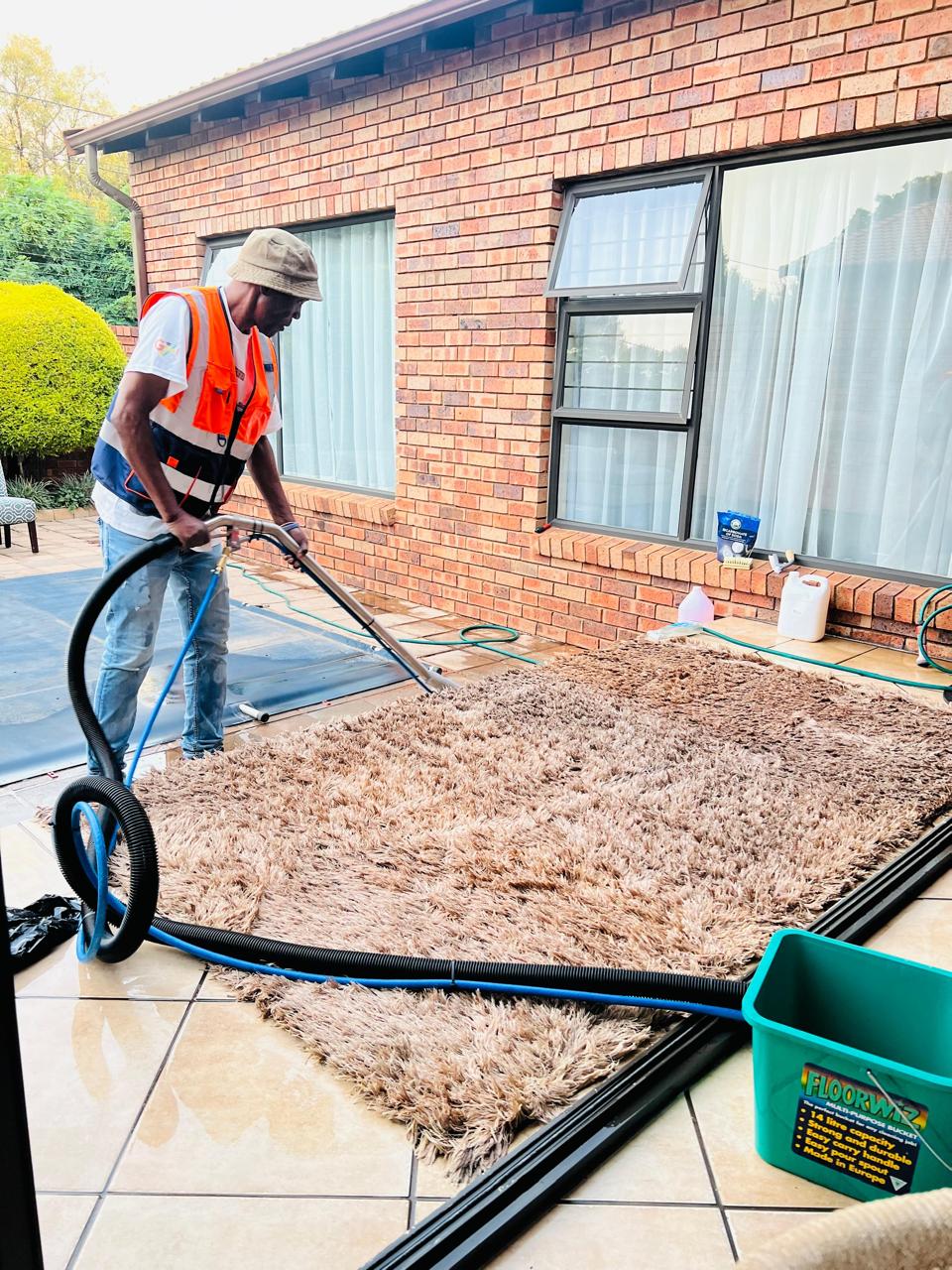 Carpet deep extraction